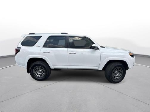 Super White 2018 Toyota 4Runner SR5