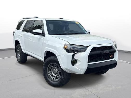 Super White 2018 Toyota 4Runner SR5
