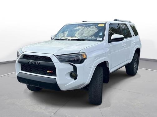 Super White 2018 Toyota 4Runner SR5
