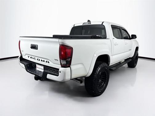 White 2022 Toyota Tacoma SR5