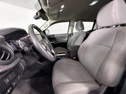 White 2022 Toyota Tacoma SR5