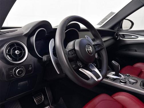 2024 Alfa Romeo Stelvio Veloce AWD