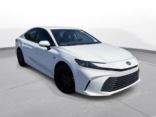 Ice Cap 2025 Toyota Camry LE