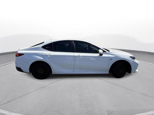 Ice Cap 2025 Toyota Camry LE