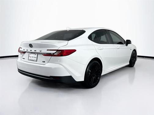 Ice Cap 2025 Toyota Camry LE