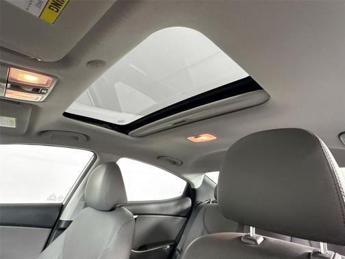 Radiant Silver 2013 Hyundai ELANTRA Limited