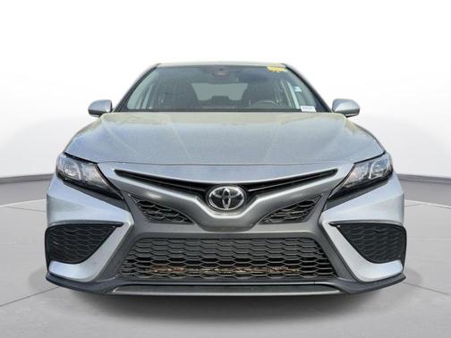 Celestial Silver Metallic 2022 Toyota Camry SE