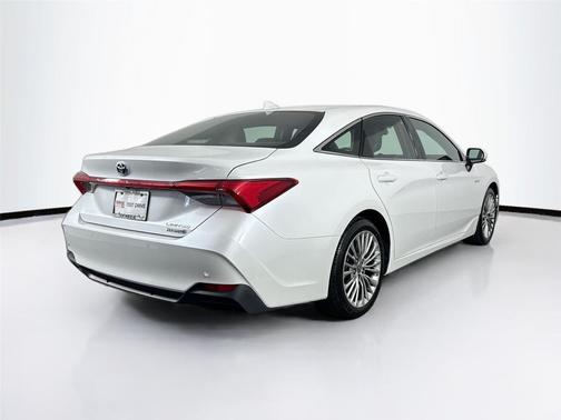 Wind Chill Pearl 2021 Toyota Avalon Hybrid Limited
