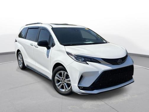2023 Toyota Sienna XSE 7 Passenger