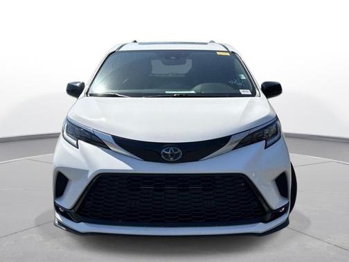 2023 Toyota Sienna XSE 7 Passenger