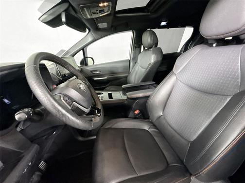 2023 Toyota Sienna XSE 7 Passenger