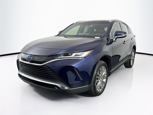 2022 Toyota Venza XLE