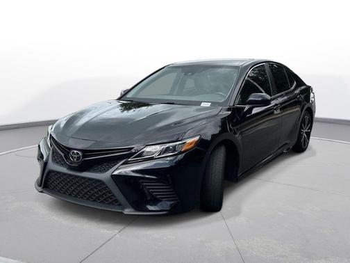 Midnight Black Metallic 2019 Toyota Camry SE