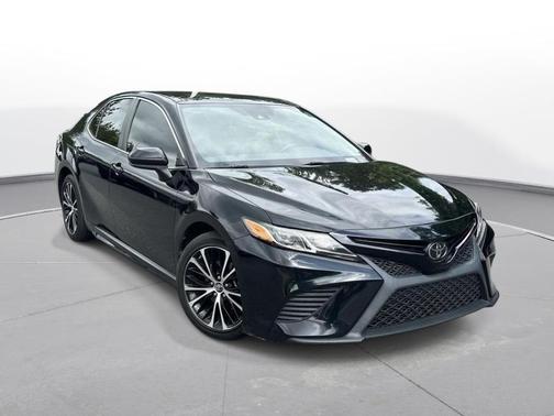 Midnight Black Metallic 2019 Toyota Camry SE