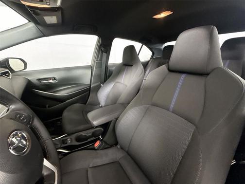 Classic Silver Metallic w/Black Sand Pearl Roof 2021 Toyota Corolla SE