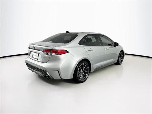 Classic Silver Metallic w/Black Sand Pearl Roof 2021 Toyota Corolla SE