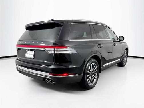Infinite Black Metallic Clearcoat 2022 Lincoln Aviator Reserve AWD