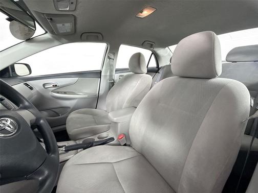 Classic Silver Metallic 2013 Toyota Corolla LE