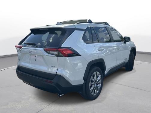 Wind Chill Pearl 2025 Toyota RAV4 XLE Premium