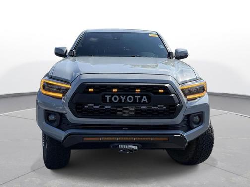 Cement 2020 Toyota Tacoma TRD Off Road