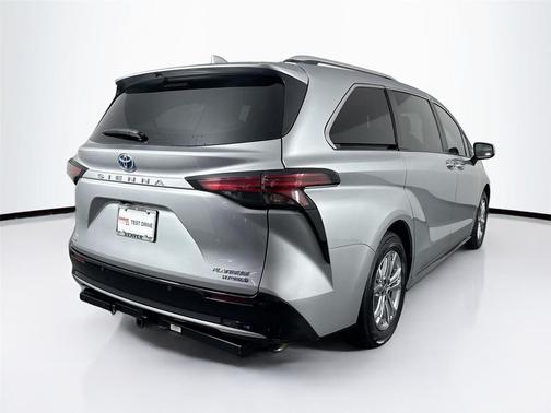 2023 Toyota Sienna Platinum