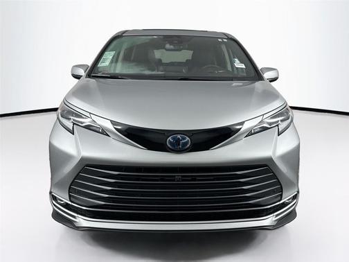 2023 Toyota Sienna Platinum