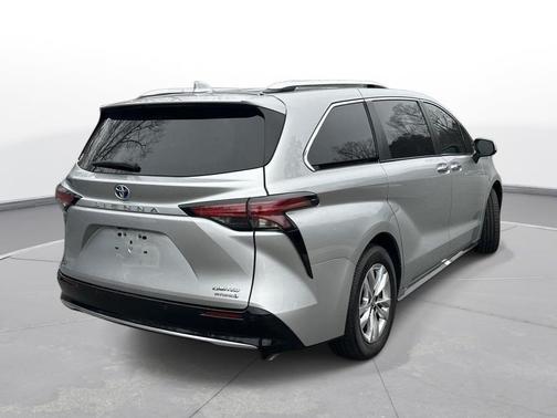 2022 Toyota Sienna Limited
