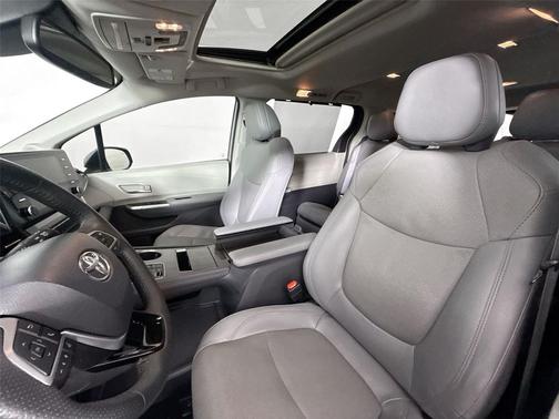 2022 Toyota Sienna Limited