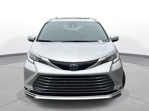 2022 Toyota Sienna Limited