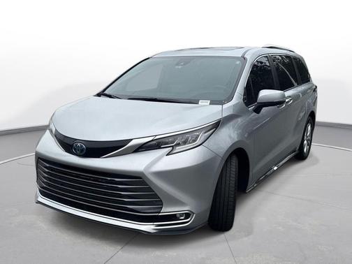 2022 Toyota Sienna Limited
