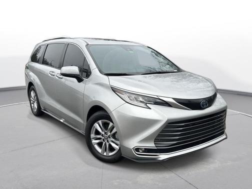 2022 Toyota Sienna Limited