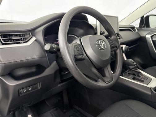 Ice Cap 2025 Toyota RAV4 LE