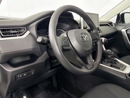Ice Cap 2025 Toyota RAV4 LE