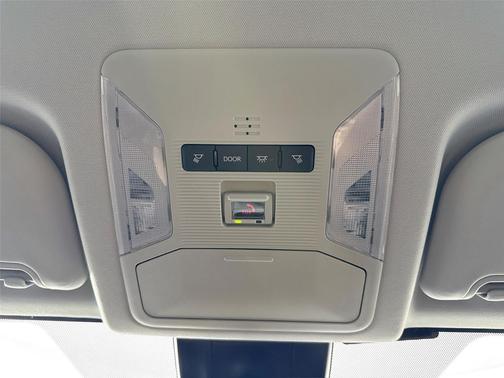 Ice Cap 2025 Toyota RAV4 LE
