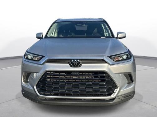 Celestial Silver Metallic 2025 Toyota Grand Highlander XLE