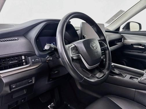 Celestial Silver Metallic 2025 Toyota Grand Highlander XLE