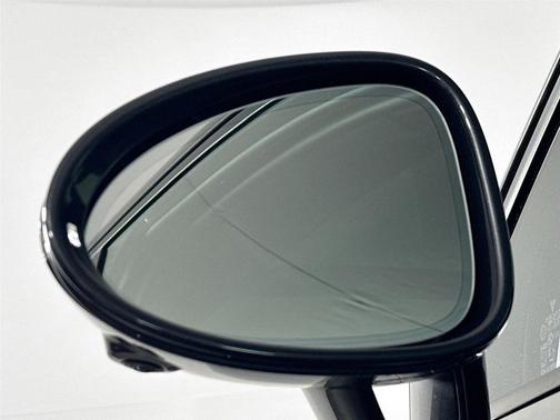 2024 Porsche Macan T