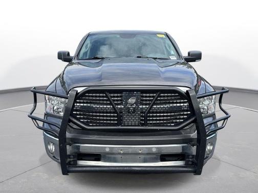 Granite Crystal Metallic Clearcoat 2018 RAM 1500 Big Horn