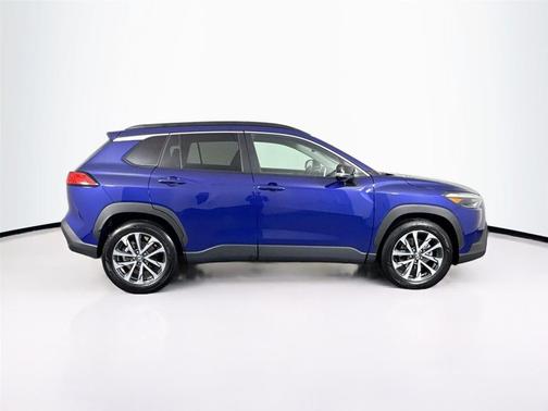 2025 Toyota Corolla Cross XLE