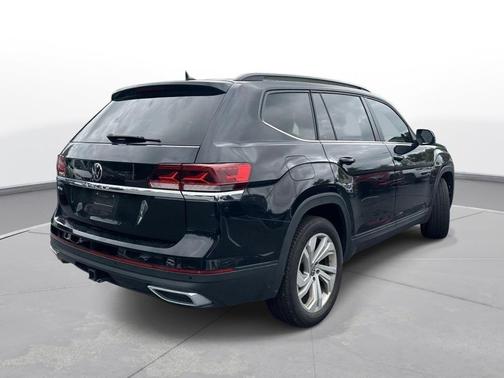 Deep Black Pearl 2022 Volkswagen Atlas 3.6L SE w/Technology