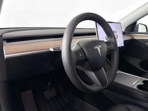 2025 Tesla Model Y Long Range Dual Motor All-Wheel Drive