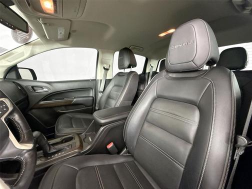 Summit White 2019 GMC Canyon Denali