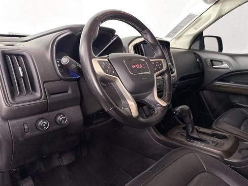Summit White 2019 GMC Canyon Denali