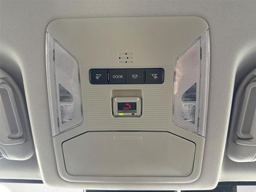 Ice Cap 2025 Toyota RAV4 XLE