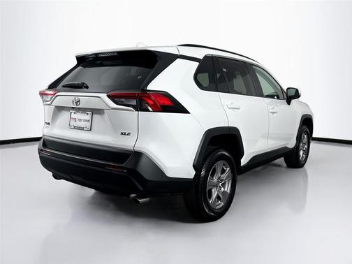 Ice Cap 2025 Toyota RAV4 XLE