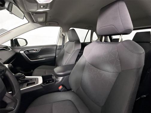 Ice Cap 2025 Toyota RAV4 XLE