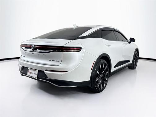 2025 Toyota Crown Platinum