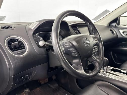 2019 Nissan Pathfinder SL