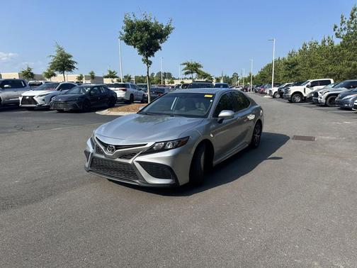 Celestial Silver Metallic 2021 Toyota Camry SE