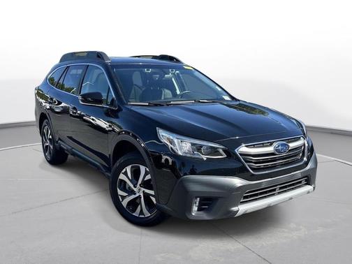Crystal Black Silica 2022 Subaru Outback Limited
